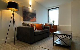 Kingsbridge Point - Cosy One Bed Apartments Near Town Centre, Swindon