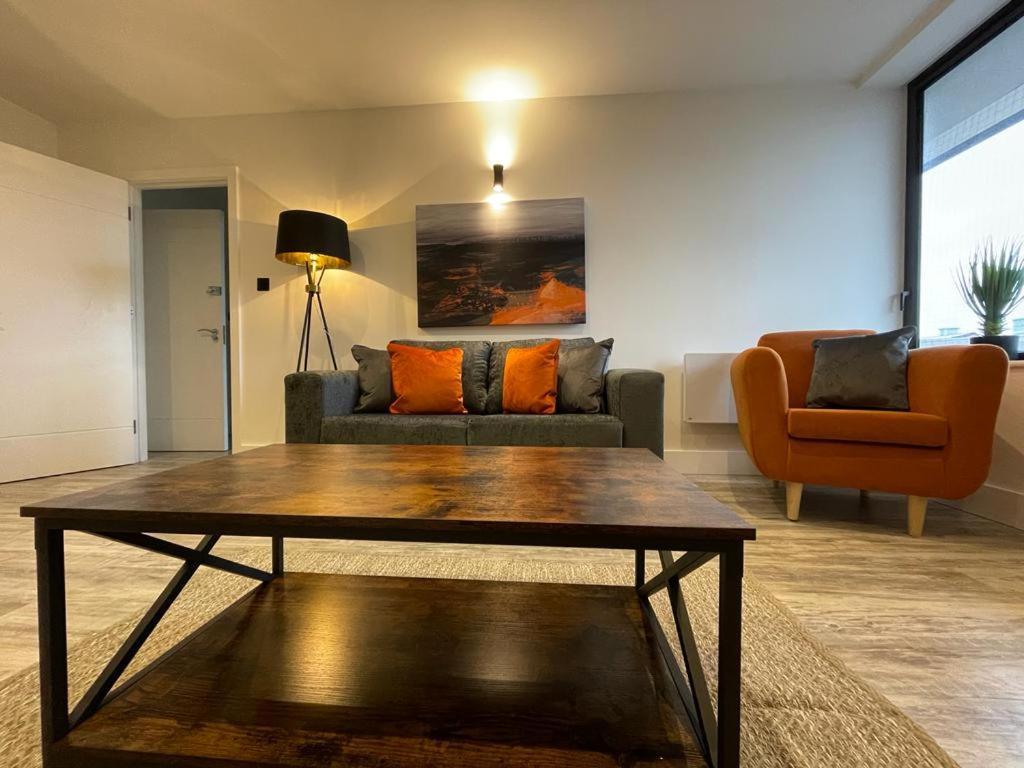 Kingsbridge Point - Cosy One Bed Apartments Near Town Centre, Swindon Exterior photo