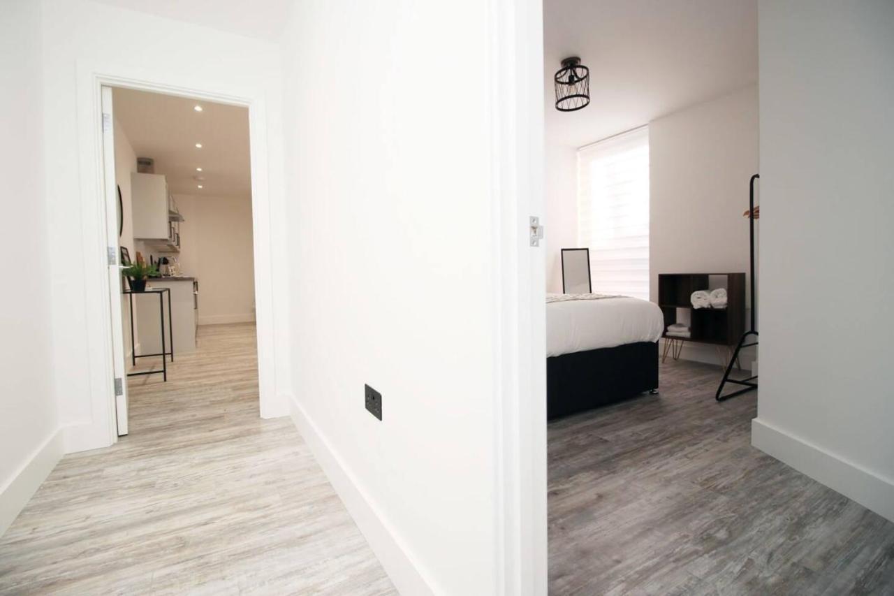 Kingsbridge Point - Cosy One Bed Apartments Near Town Centre, Swindon Exterior photo