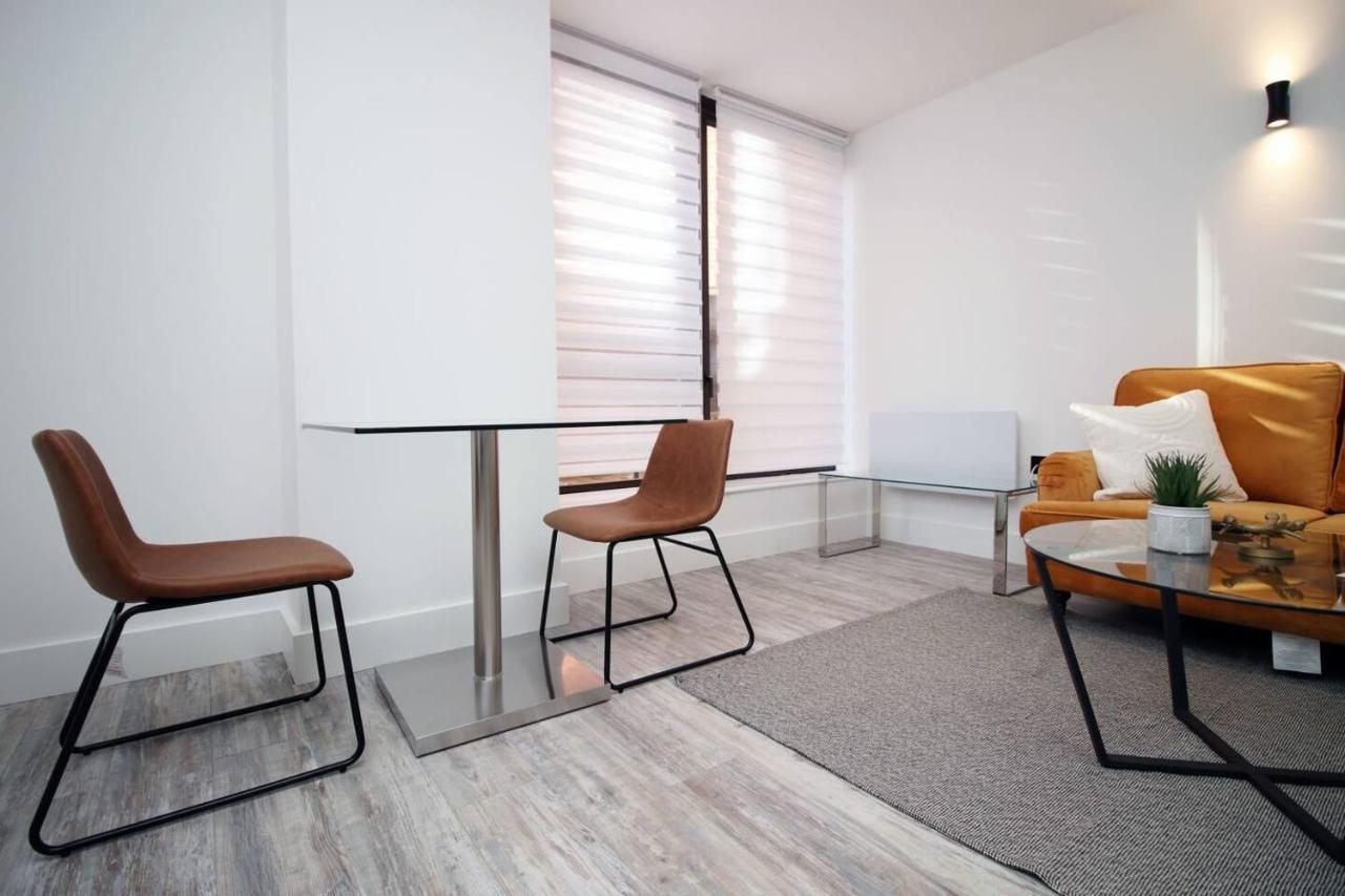 Kingsbridge Point - Cosy One Bed Apartments Near Town Centre, Swindon Exterior photo