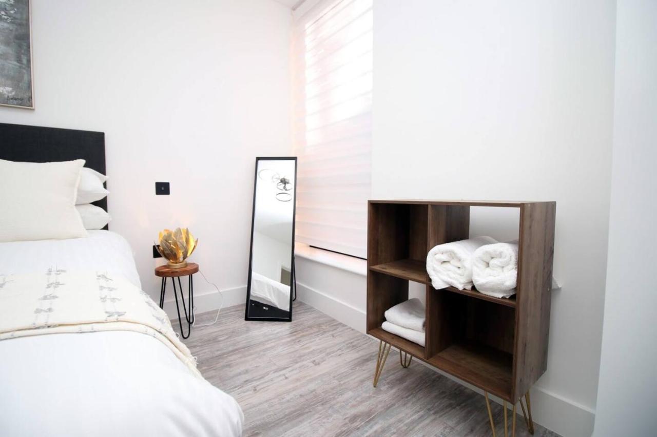Kingsbridge Point - Cosy One Bed Apartments Near Town Centre, Swindon Exterior photo