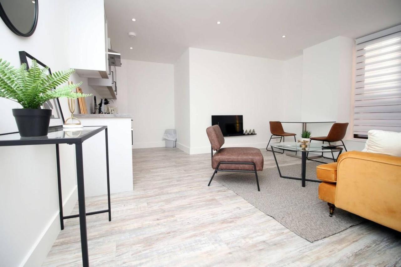 Kingsbridge Point - Cosy One Bed Apartments Near Town Centre, Swindon Exterior photo