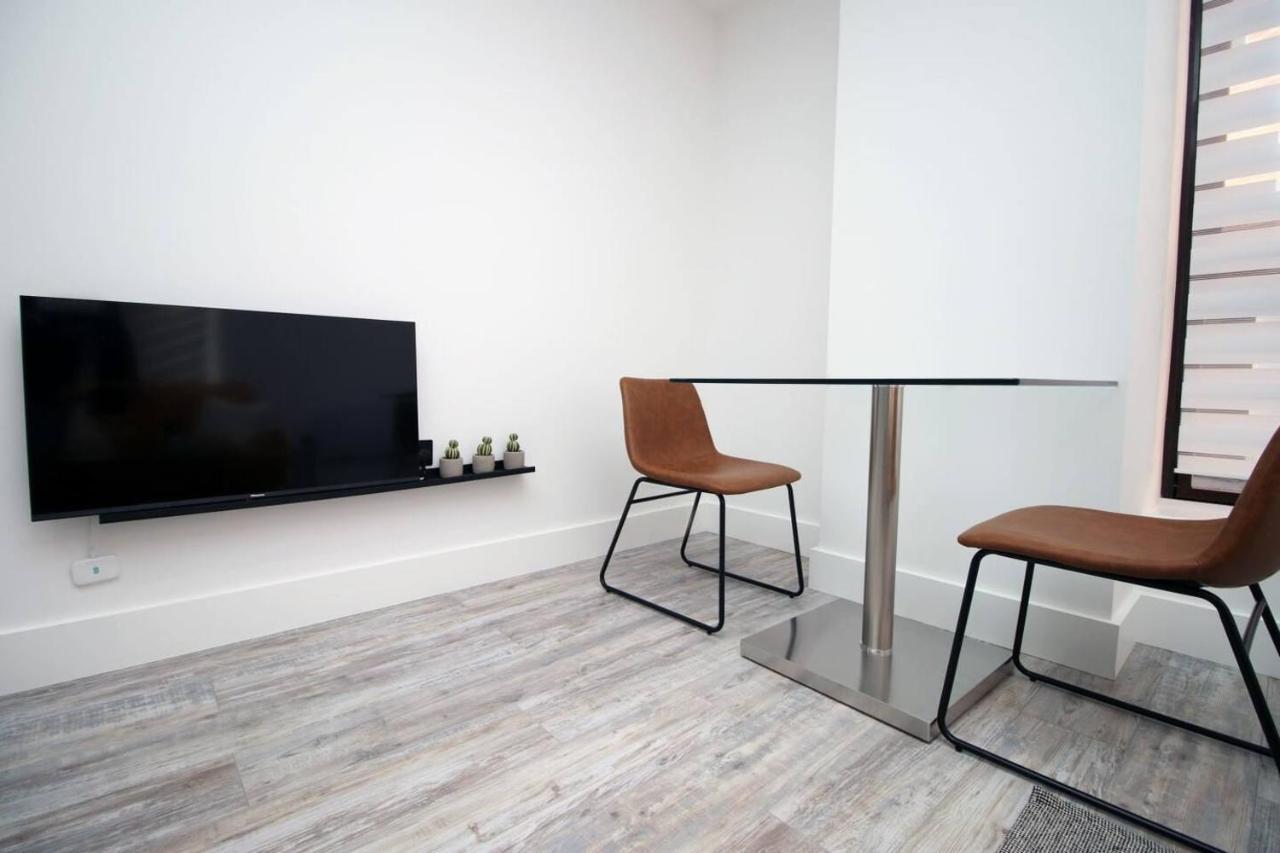 Kingsbridge Point - Cosy One Bed Apartments Near Town Centre, Swindon Exterior photo