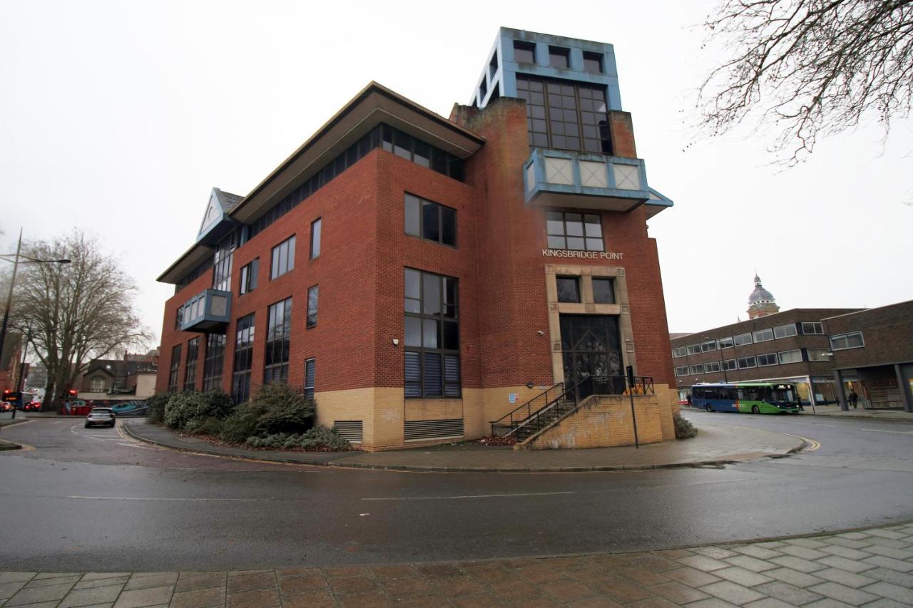 Kingsbridge Point - Cosy One Bed Apartments Near Town Centre, Swindon Exterior photo