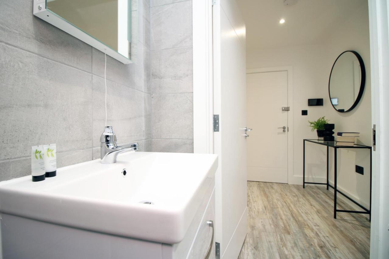 Kingsbridge Point - Cosy One Bed Apartments Near Town Centre, Swindon Exterior photo