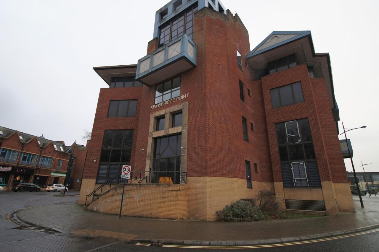Kingsbridge Point - Cosy One Bed Apartments Near Town Centre, Swindon Exterior photo
